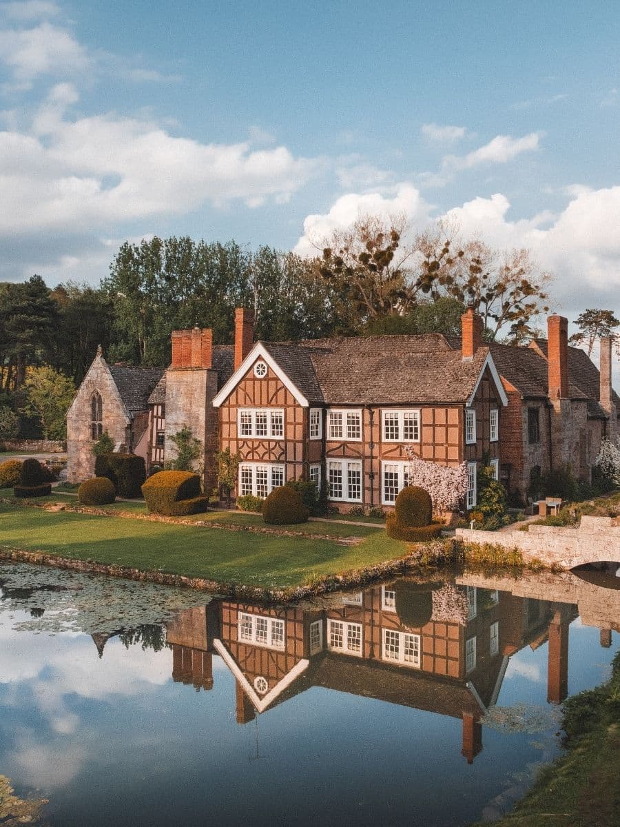 Private stays at Brinsop Court in Herefordshire